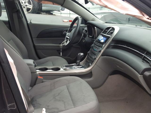 1G11B5SA0DF296747 - 2013 CHEVROLET MALIBU LS ნაცრისფერი ფოტო 5
