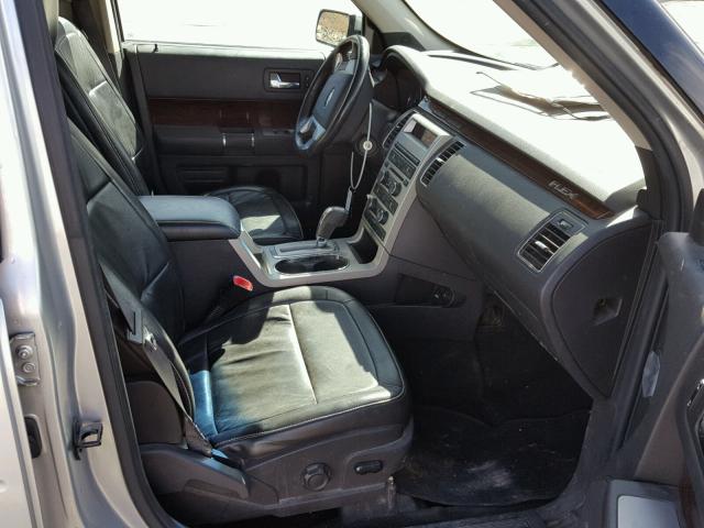 2FMEK62C09BA13249 - 2009 FORD FLEX SEL ვერცხლისფერი ფოტო 5