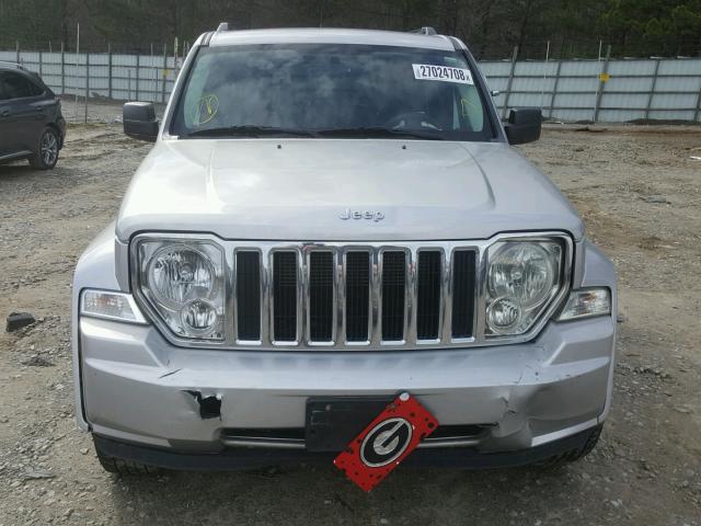 1J4PP5GK2BW551183 - 2011 JEEP LIBERTY LI SILVER photo 9