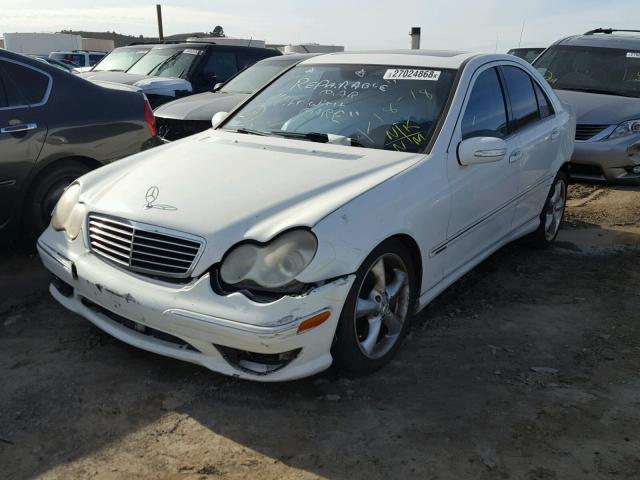 WDBRF52H66F787952 - 2006 MERCEDES-BENZ C GENERATI WHITE photo 2