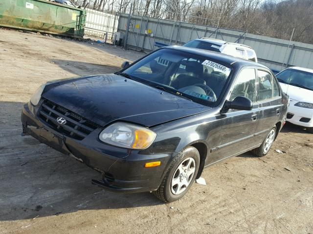 KMHCG45C75U657943 - 2005 HYUNDAI ACCENT GL BLACK photo 2