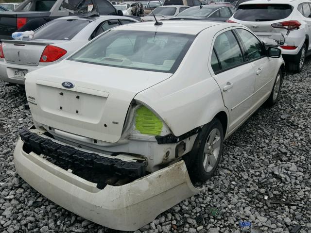 3FAHP07Z19R134151 - 2009 FORD FUSION SE WHITE photo 4