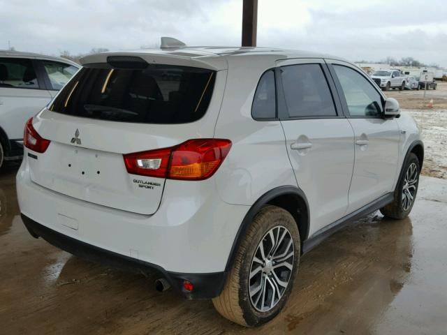 JA4AP3AU8HZ003829 - 2017 MITSUBISHI OUTLANDER WHITE photo 4