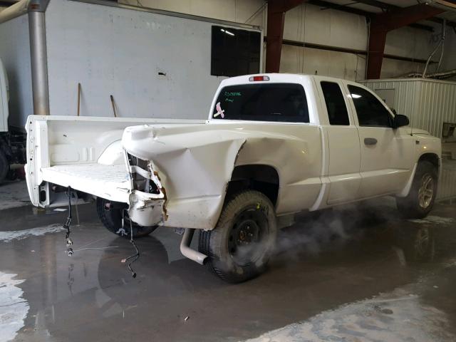 1D3HE32P39S814314 - 2009 DODGE DAKOTA SXT WHITE photo 4