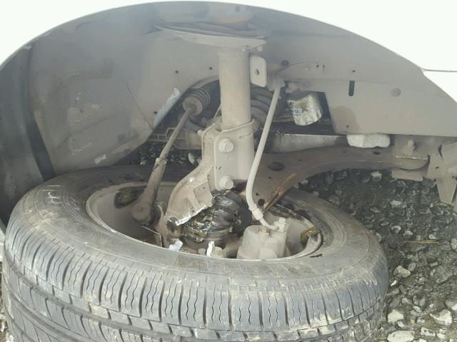 2G2WP552661252575 - 2006 PONTIAC GRAND PRIX SILVER photo 9