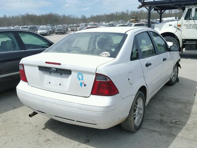 1FAFP34N47W325101 - 2007 FORD FOCUS ZX4 WHITE photo 4