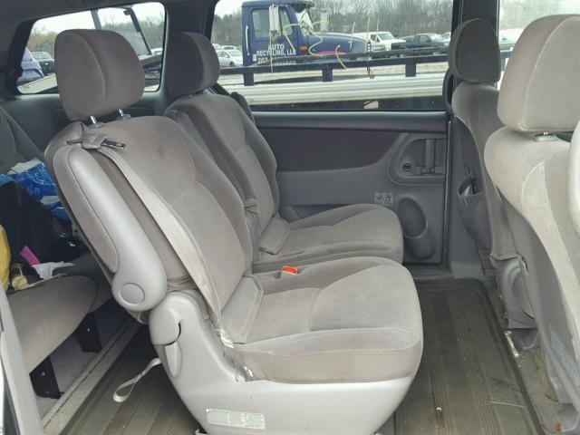 5TDBA23C04S024938 - 2004 TOYOTA SIENNA LE SILVER photo 6