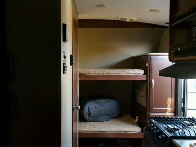 4YDT21020FB451986 - 2015 OUTB TRAVEL TRL 白色 照片 5