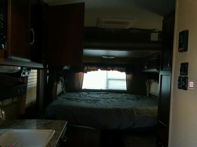 4YDT21020FB451986 - 2015 OUTB TRAVEL TRL 白色 照片 6