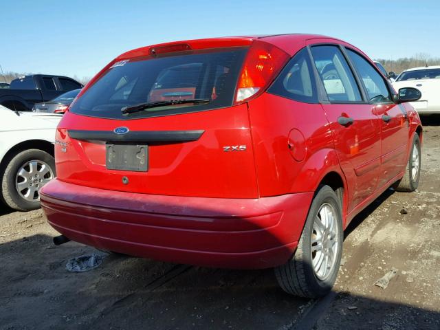 1FAHP37NX6W250245 - 2006 FORD FOCUS ZX5 RED photo 4