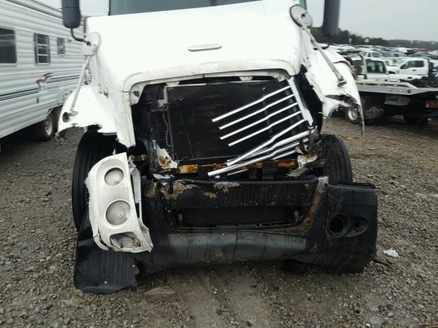 1FUJBBCK27LX03270 - 2007 FREIGHTLINER CONVENTION WHITE photo 9