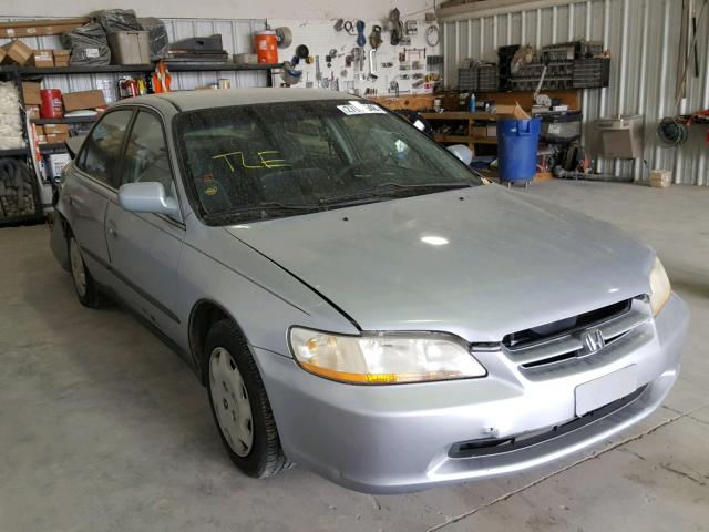 1HGCG5645WA207701 - 1998 HONDA ACCORD LX SILVER photo 1