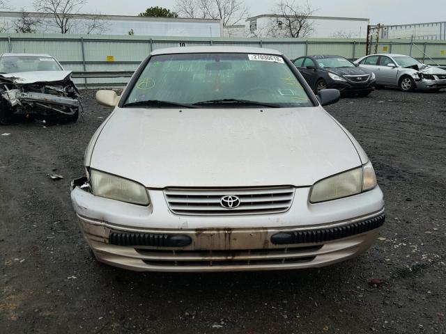 4T1BF28K7XU932543 - 1999 TOYOTA CAMRY LE GOLD photo 9