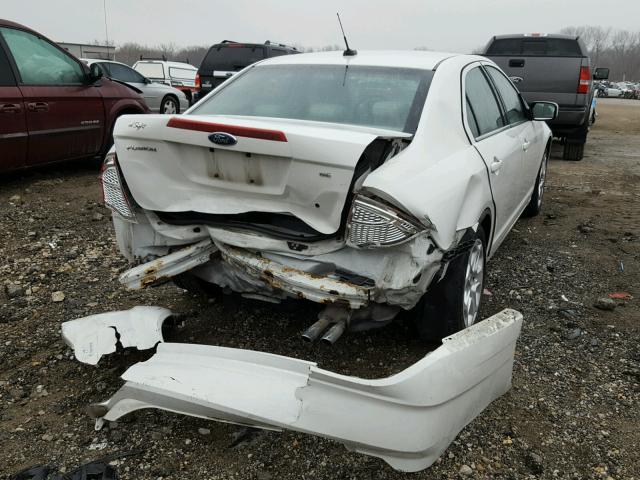 3FAHP0HA4AR298023 - 2010 FORD FUSION SE WHITE photo 4