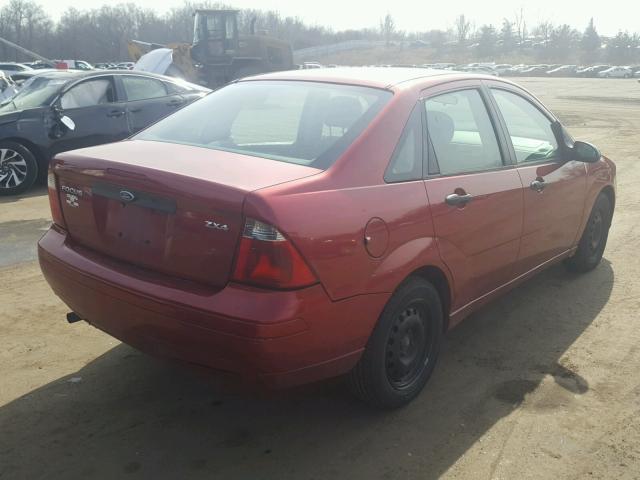 1FAHP34N65W282984 - 2005 FORD FOCUS ZX4 RED photo 4