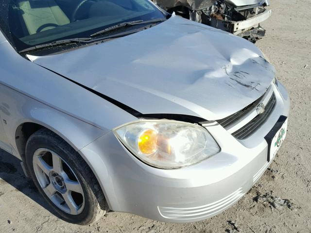 1G1AK15F267607494 - 2006 CHEVROLET COBALT LS SILVER photo 9