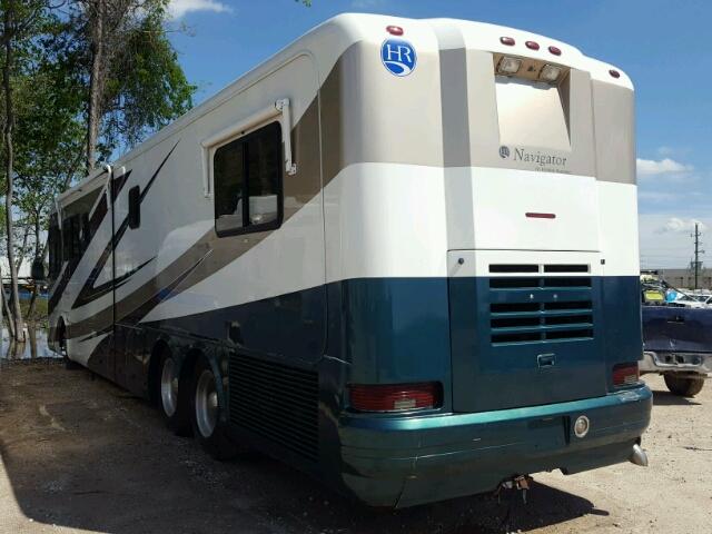 1RF120610Y1007690 - 2000 ROADMASTER RAIL EXECUTIVE/ WHITE photo 3