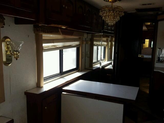 1RF120610Y1007690 - 2000 ROADMASTER RAIL EXECUTIVE/ WHITE photo 6