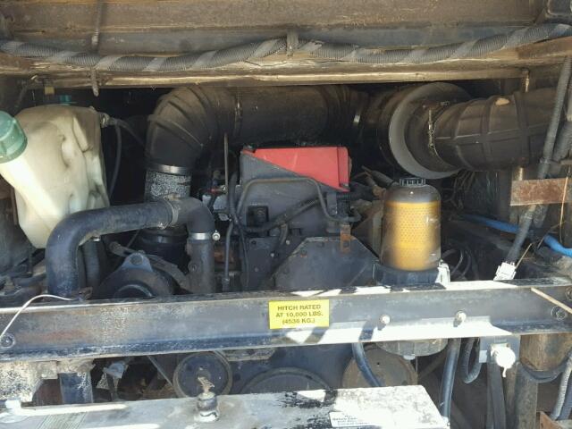 1RF120610Y1007690 - 2000 ROADMASTER RAIL EXECUTIVE/ WHITE photo 7