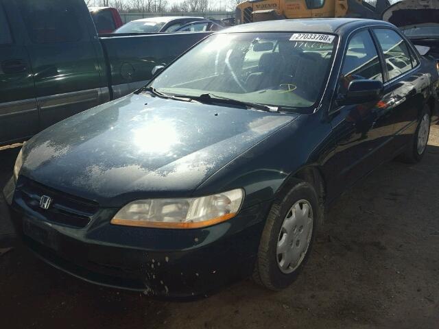 1HGCG5641XA089308 - 1999 HONDA ACCORD LX GREEN photo 2