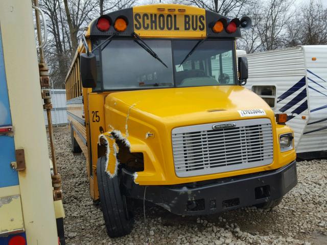 4UZAAXDC54CM63802 - 2004 FREIGHTLINER CHASSIS FS YELLOW photo 1