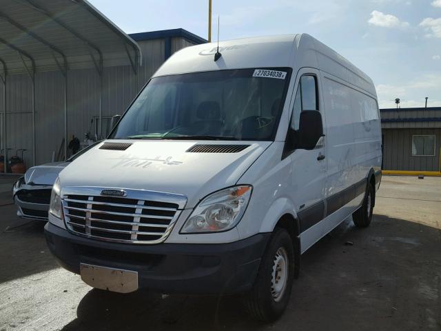 WDYPE8CC9B5552434 - 2011 FREIGHTLINER SPRINTER 2 WHITE photo 2