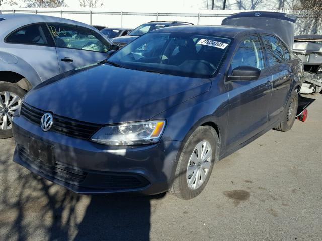 3VW2K7AJ9EM316257 - 2014 VOLKSWAGEN JETTA BASE 灰色 照片 2