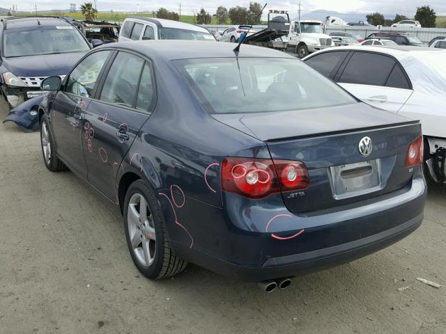 3VWAZ7AJ8AM128217 - 2010 VOLKSWAGEN JETTA LIMI BLUE photo 3