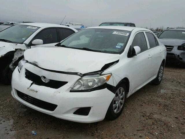 1NXBU4EEXAZ364182 - 2010 TOYOTA COROLLA BA WHITE photo 2