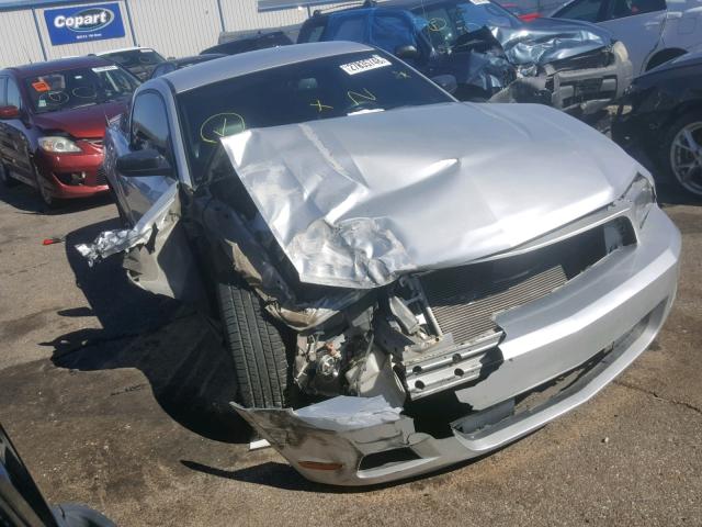 1ZVBP8AM7C5279519 - 2012 FORD MUSTANG SILVER photo 1