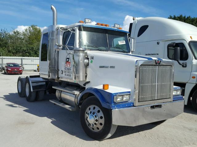 5KJJAECV04PN48232 - 2004 WESTERN STAR/AUTO CAR CONVENTION WHITE photo 1