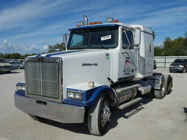 5KJJAECV04PN48232 - 2004 WESTERN STAR/AUTO CAR CONVENTION WHITE photo 2