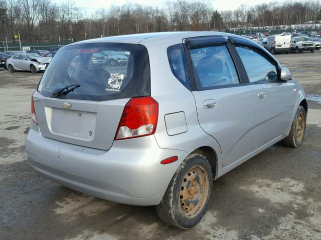 KL1TD66688B026031 - 2008 CHEVROLET AVEO BASE SILVER photo 4