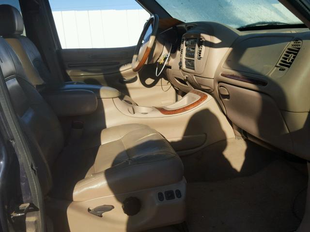 5LMFU28L4WLJ01342 - 1998 LINCOLN NAVIGATOR BLUE photo 5