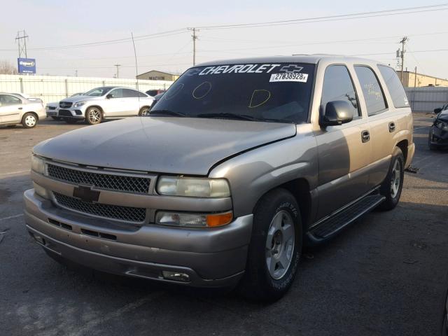 1GNEC13T31J189576 - 2001 CHEVROLET TAHOE C150 GOLD photo 2