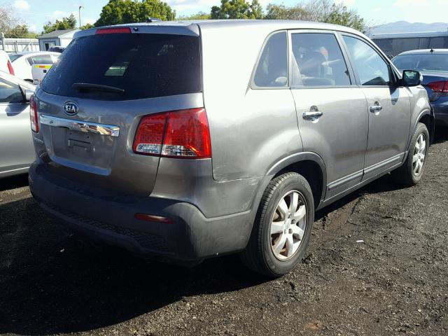 5XYKT3A18BG150735 - 2011 KIA SORENTO BA GRAY photo 4