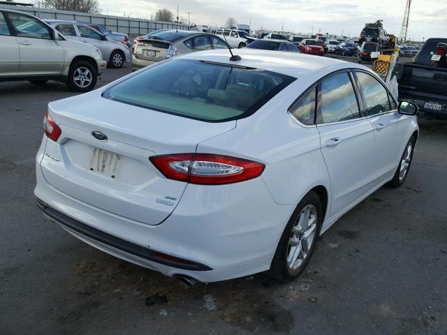 3FA6P0HR2DR297163 - 2013 FORD FUSION SE WHITE photo 4