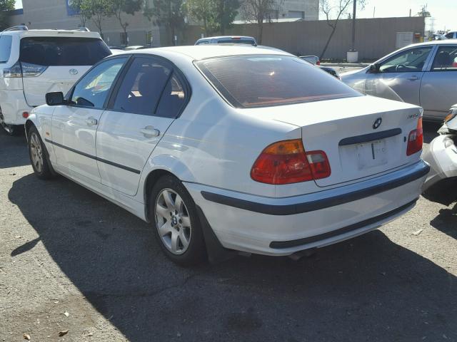 WBAAV33451FU81316 - 2001 BMW 325 I WHITE photo 3