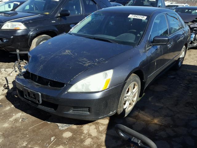 1HGCM56337A021639 - 2007 HONDA ACCORD SE GRAY photo 2