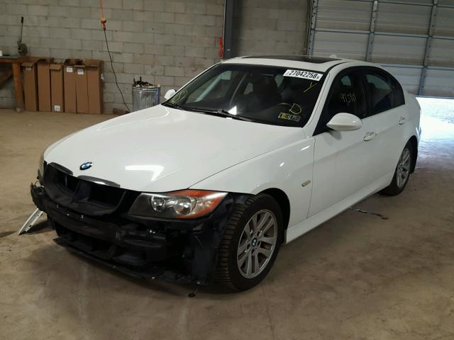 WBAVA37577NL14809 - 2007 BMW 328 I WHITE photo 2