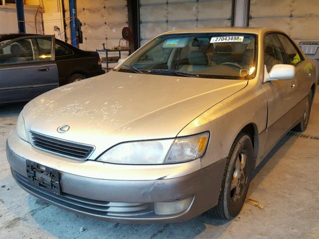 JT8BF28G8W5037411 - 1998 LEXUS ES 300 TAN photo 2