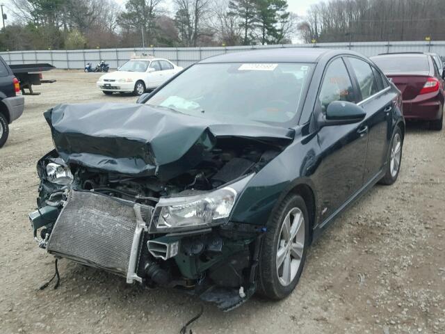 1G1PE5SB8F7223889 - 2015 CHEVROLET CRUZE LT GREEN photo 2