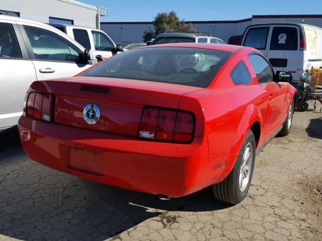 1ZVHT80N595143267 - 2009 FORD MUSTANG RED photo 4
