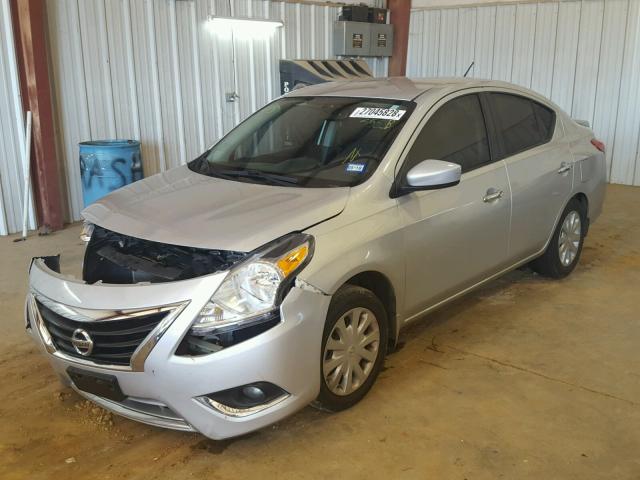 3N1CN7AP0GL868583 - 2016 NISSAN VERSA S SILVER photo 2