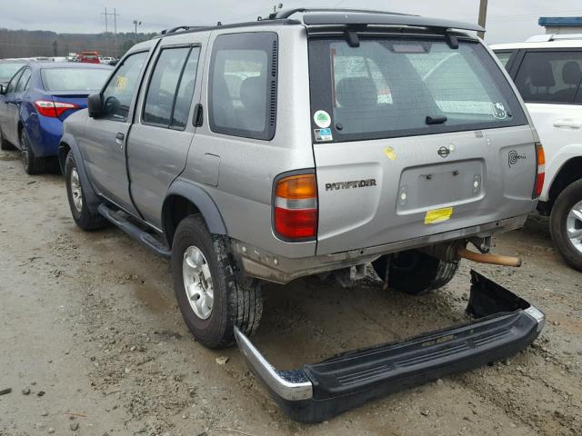 JN8AR05S9WW283061 - 1998 NISSAN PATHFINDER SILVER photo 3