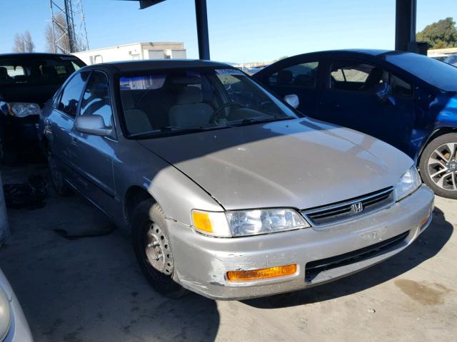 1HGCD563XTA224585 - 1996 HONDA ACCORD LX SILVER photo 1