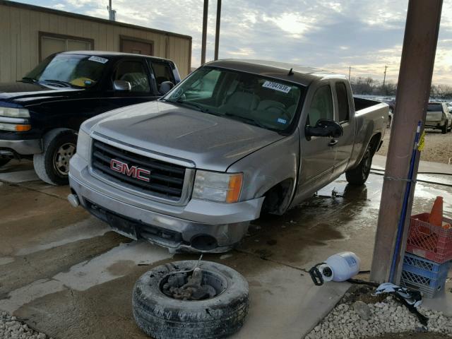 2GTEC19C781277695 - 2008 GMC SIERRA C15 SILVER photo 2