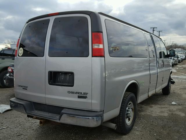 1GAHG39U651266476 - 2005 CHEVROLET EXPRESS G3 TAN photo 4