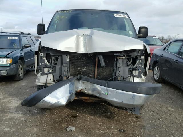 1GAHG39U651266476 - 2005 CHEVROLET EXPRESS G3 TAN photo 9