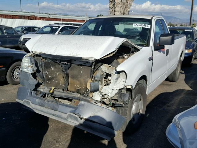 1FTRF12W65NA42843 - 2005 FORD F150 WHITE photo 2